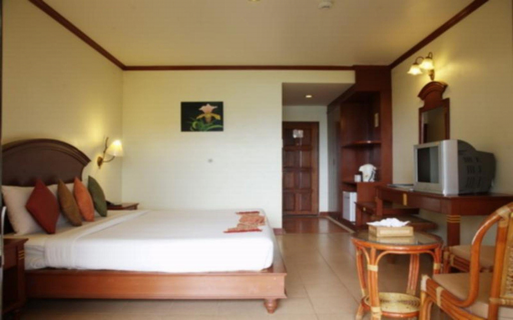 Lanta Casuarina Beach Resort - SHA Plus