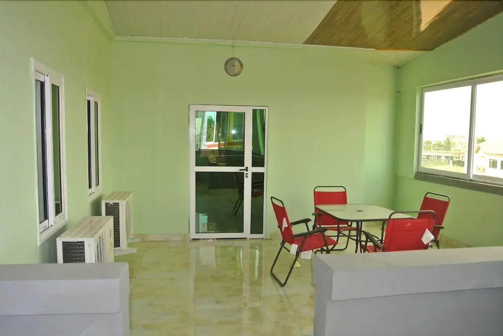 Bineys Hotel