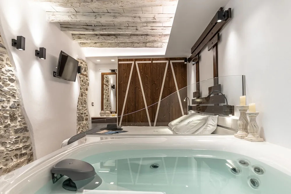 Mariet Naxos Elegant Suites