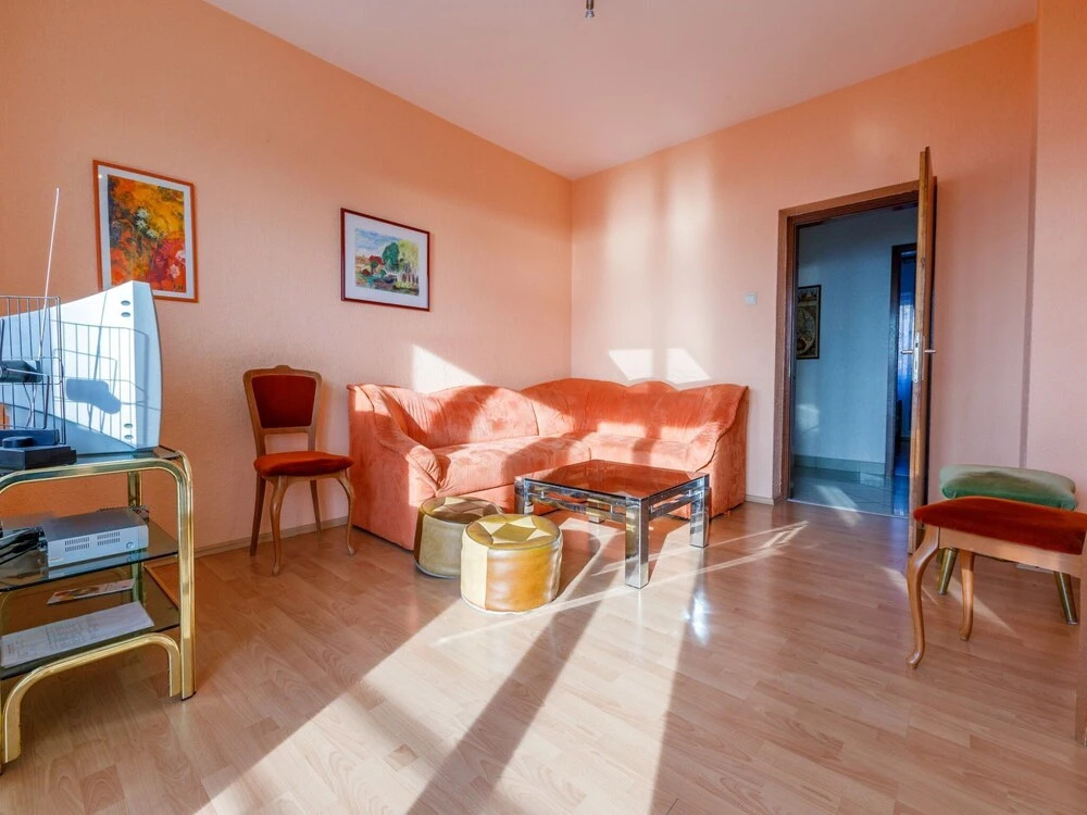 Apartment Dado