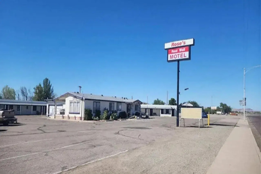 Roses Motel