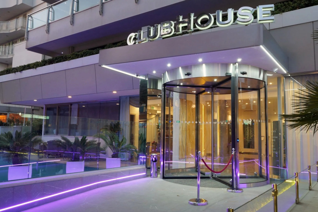 Club House Hotel