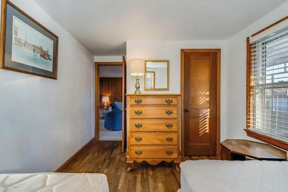 Hickman Street 103 APT 2 2ND Floor