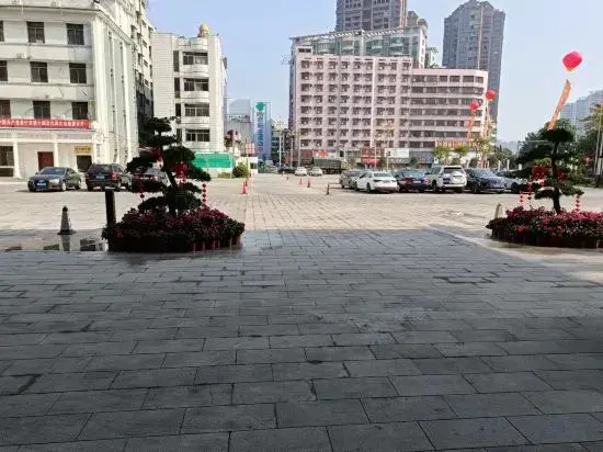 Golden LEAF Hotel