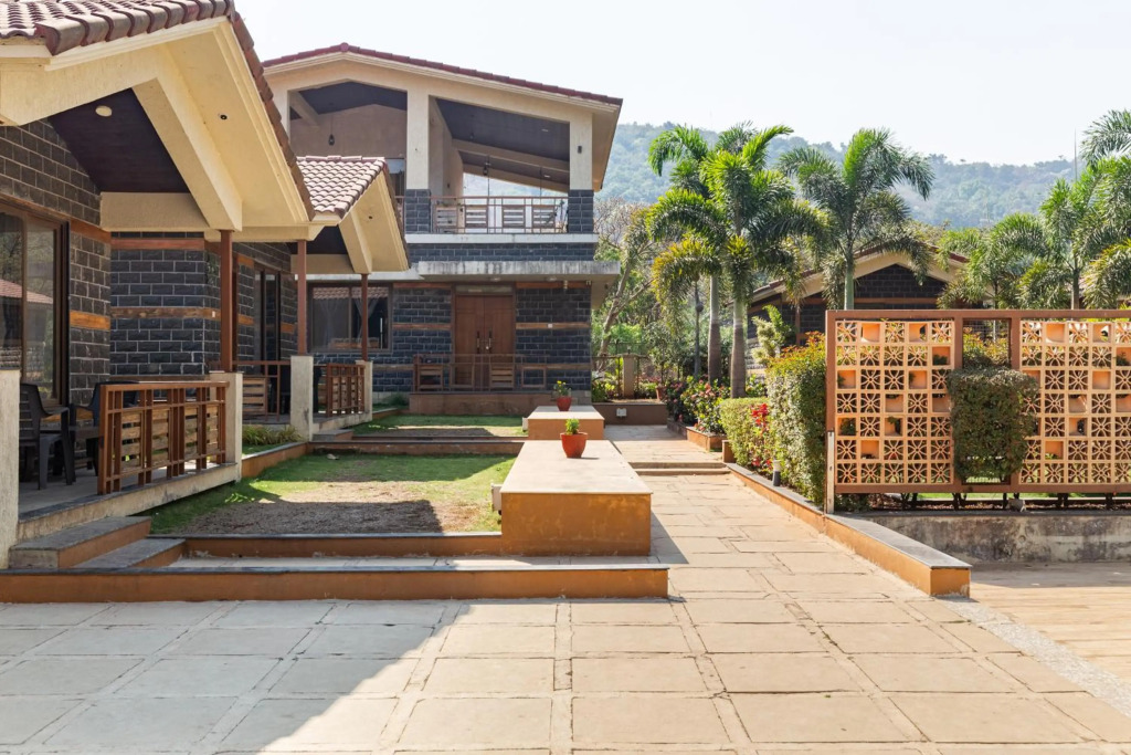 La Sole Couple Stays by LonaVilla