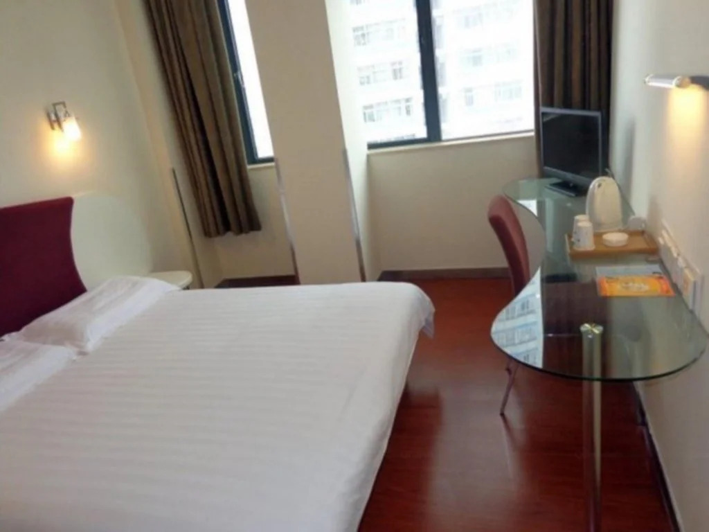 Motel 268 Shenzhen Huaqiang Hotel