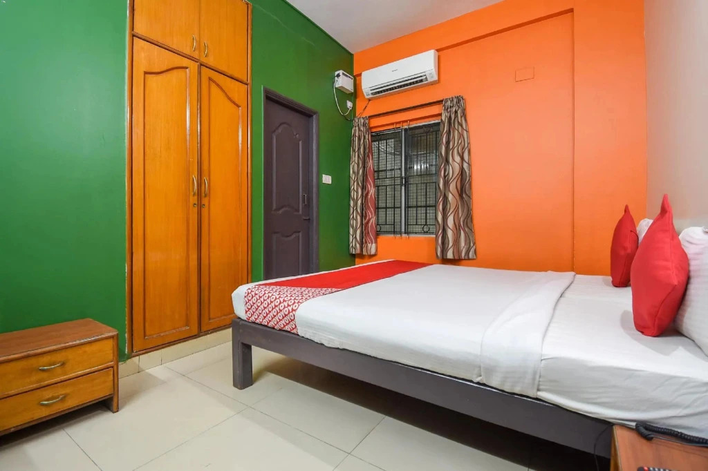 OYO 10340 Hotel Queen's Castle
