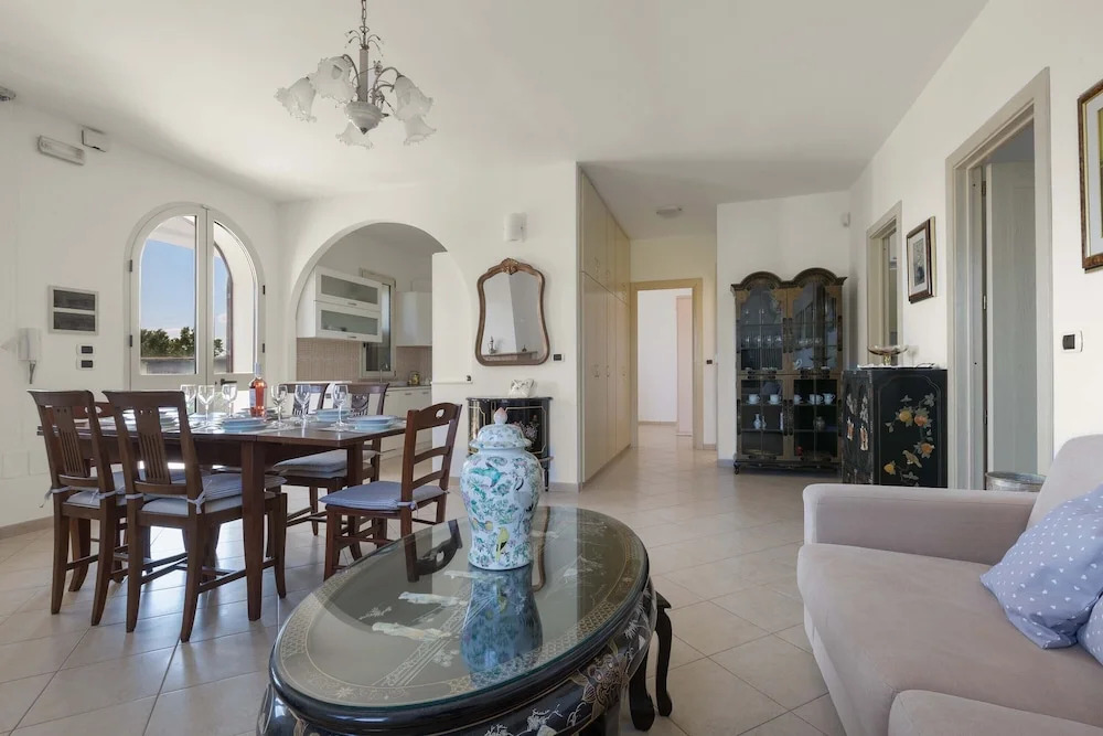 2758 Villa Ester by Barbarhouse