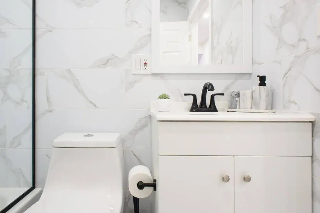 240-6 New Studio Prime Location W D in Unit