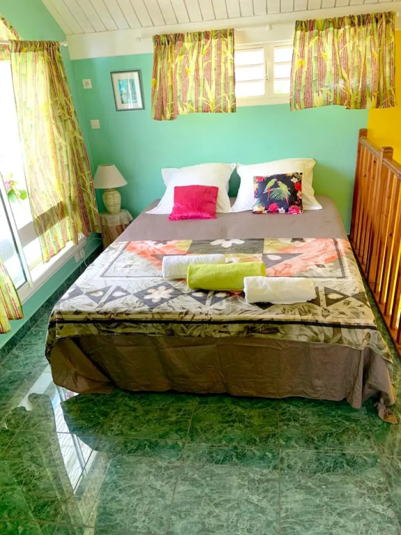 House with One Bedroom in Le Gosier, with Wonderful Sea View, Enclosed Garden And Wifi - 800 M From the Beach