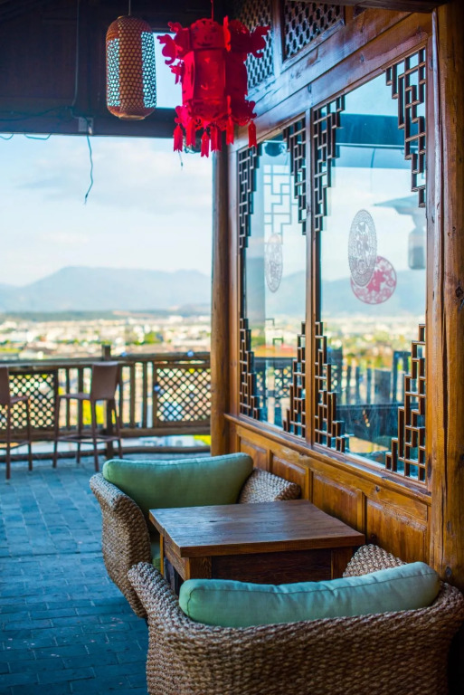 Lijiang Banshan Huayu Inn