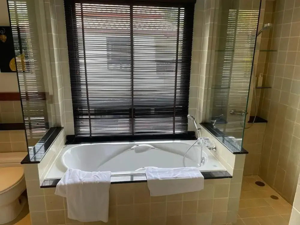 3Bed Villa - Sleeps 6 - Pool Garden Balcony