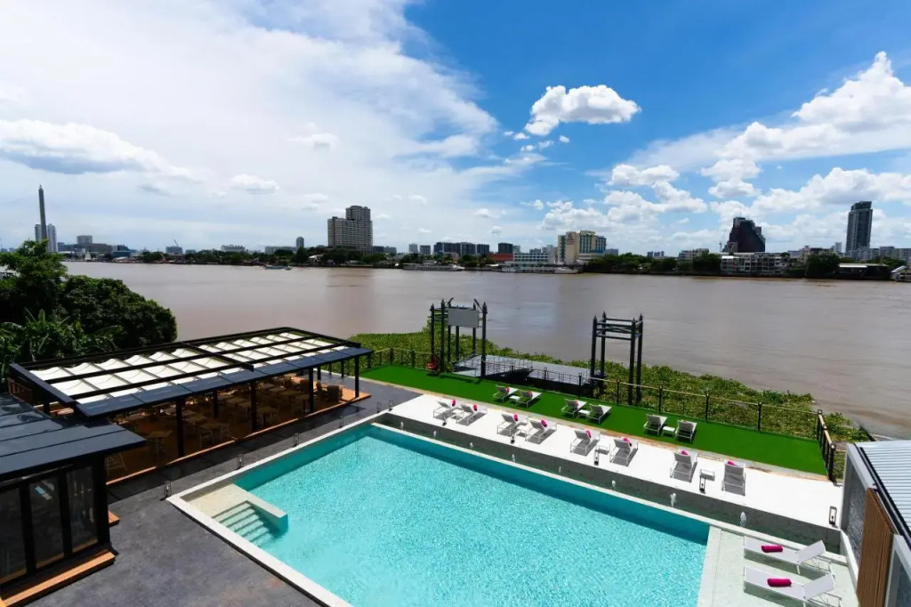 Отель Tara Bangkok Riverside
