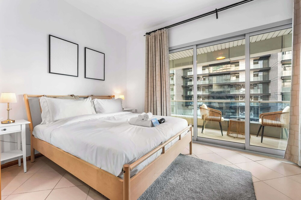 Stayshort - 1 Bed Apartment Sleeps 4 in Dubai Marina
