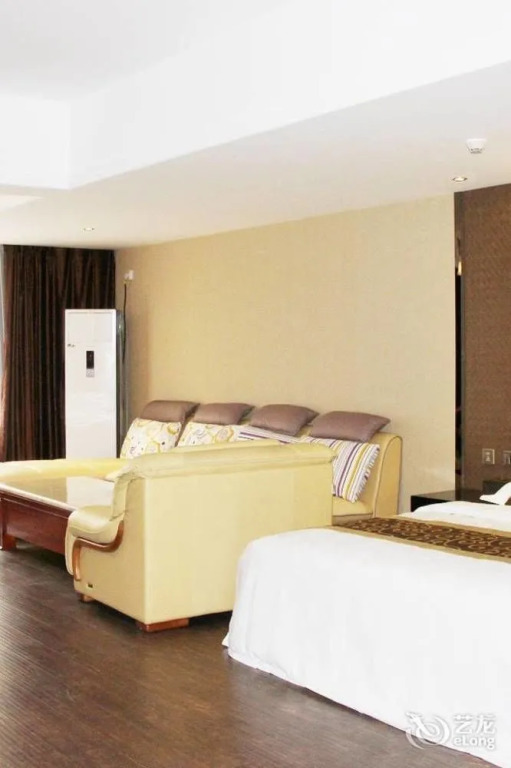 Xinyi Hotel
