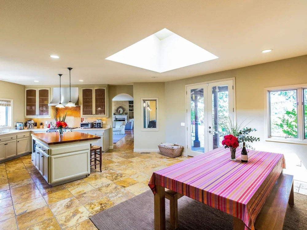Gracious Living, Pool, and Privacy in Wine Country, Sonoma by RedAwnin
