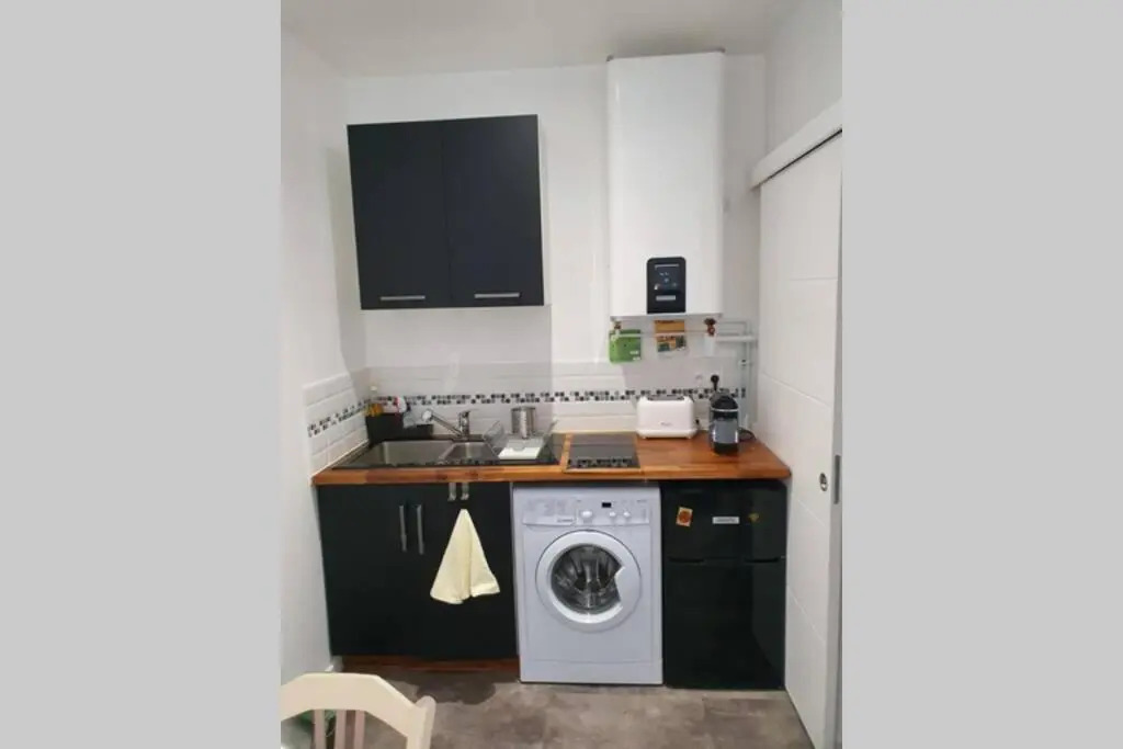 Studio Idealement Situe Au Calme (Adults Only)