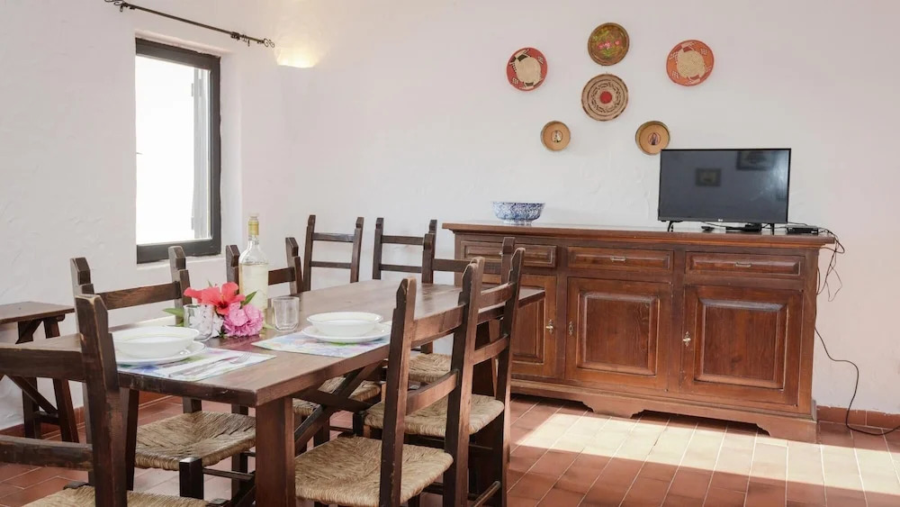 Villa Chiara: Luxury Retreat Steps from the Beach