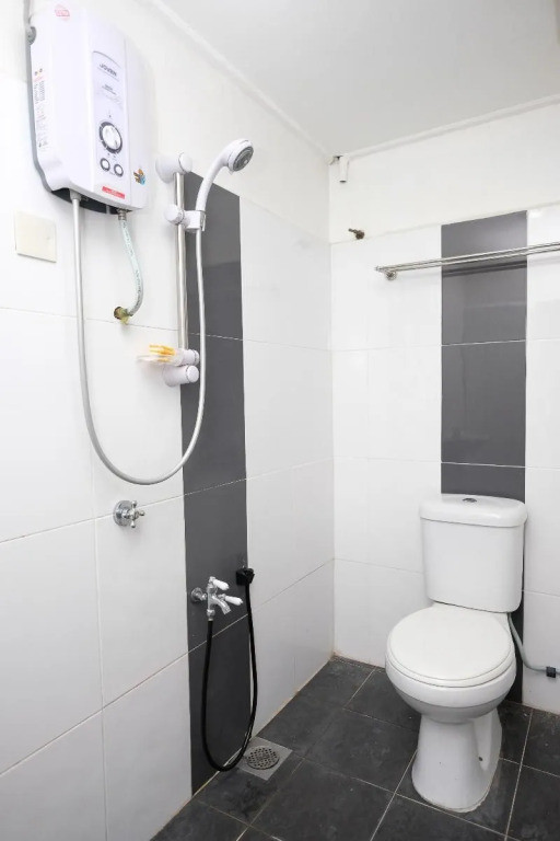 OYO 711 Tawaquf Inn