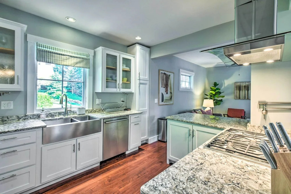 Hot Tub + Walk to Lakeside Dining: Meredith Home!