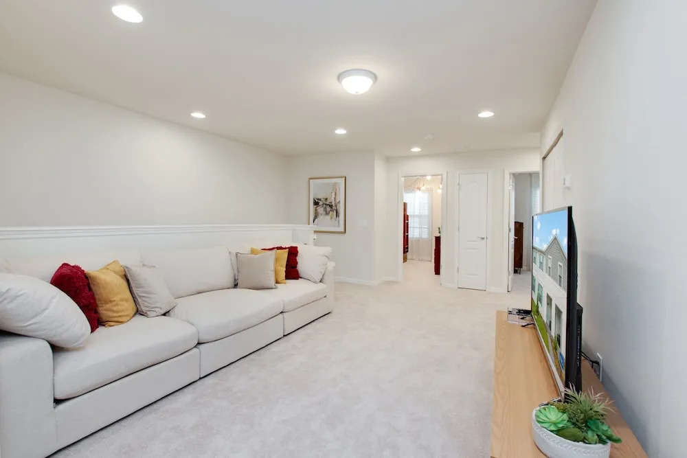 5 bed Town Home With Pool