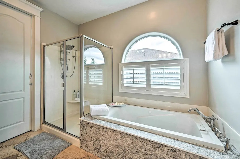 Bellemont Family Home w/ Hot Tub & Playground Set