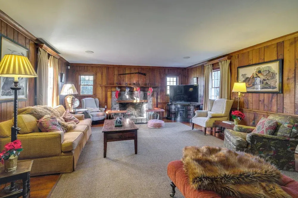 Elegant Paris Manor w/ Private Pool!