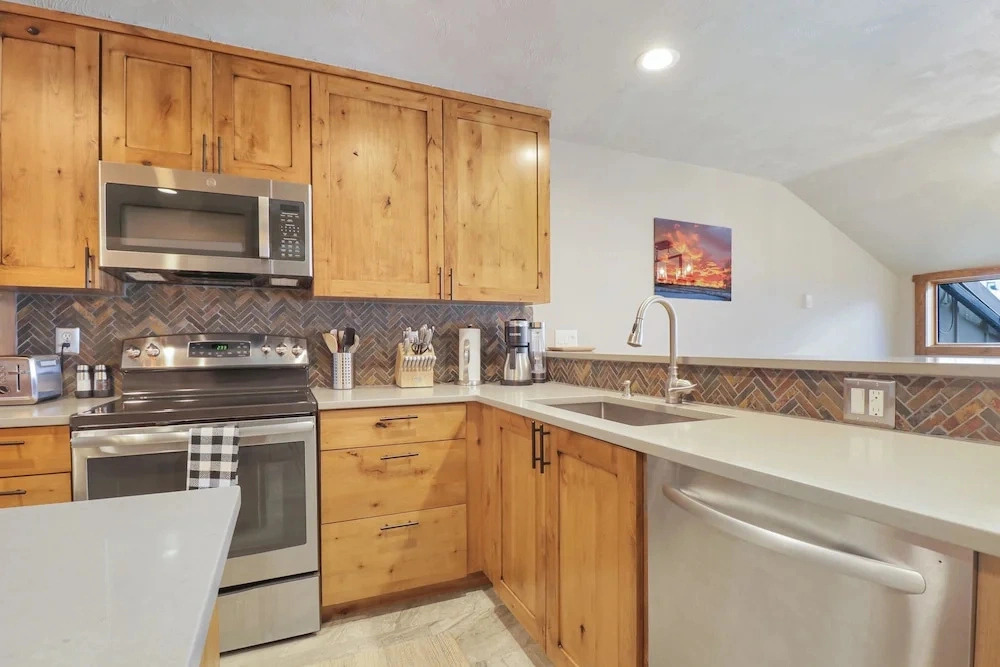 Vp-c112 Village Point 3 Bedroom Condo