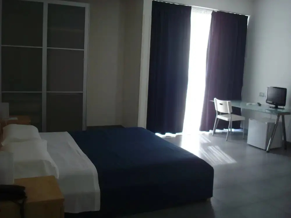 Enny Camere