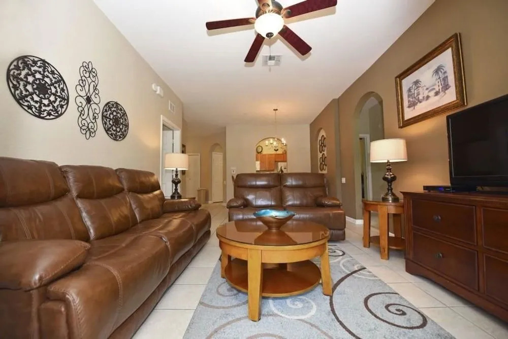 7664 The Windsor House 3 Bedroom by Florida Star