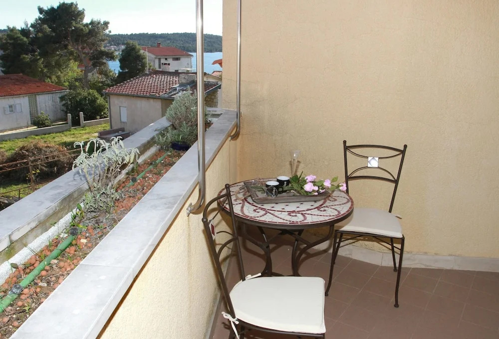 Apartment Okrug Gornji With Sea View 1