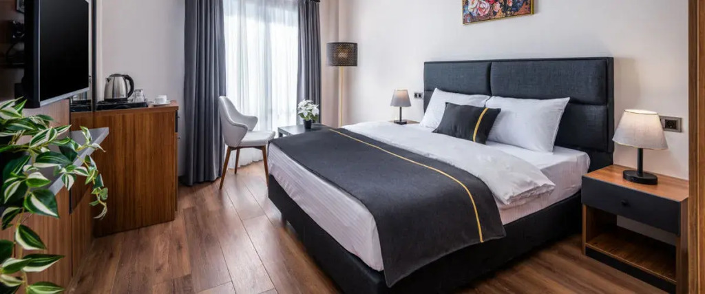 sh hotel business