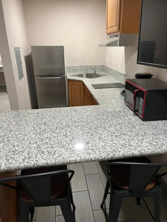 Executive Inn & Suites