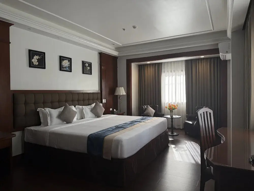 Madison Crown Hotel