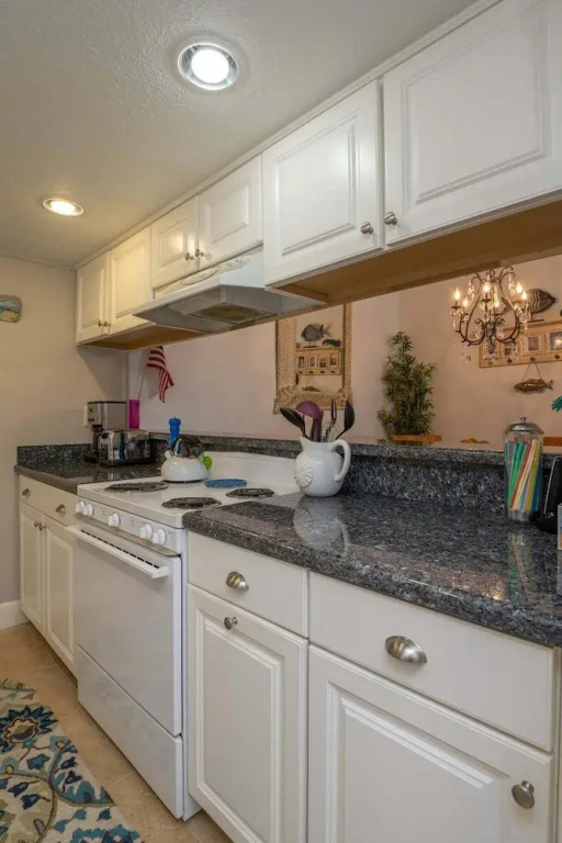 Tiki 216 - 2br Condo W/ Balcony Steps From Beach 2 Bedroom Condo