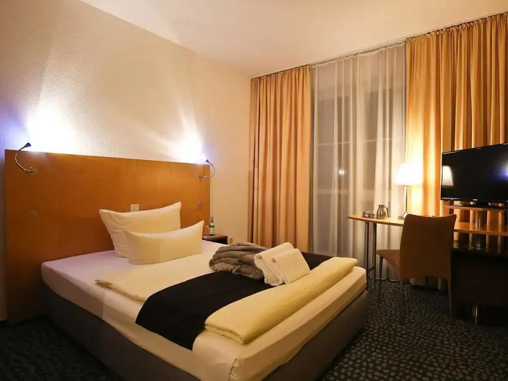 Check Inn Hotel Merseburg