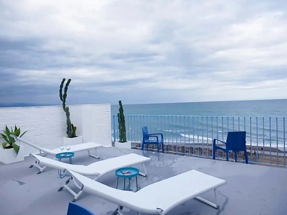 Waterfront Campezo