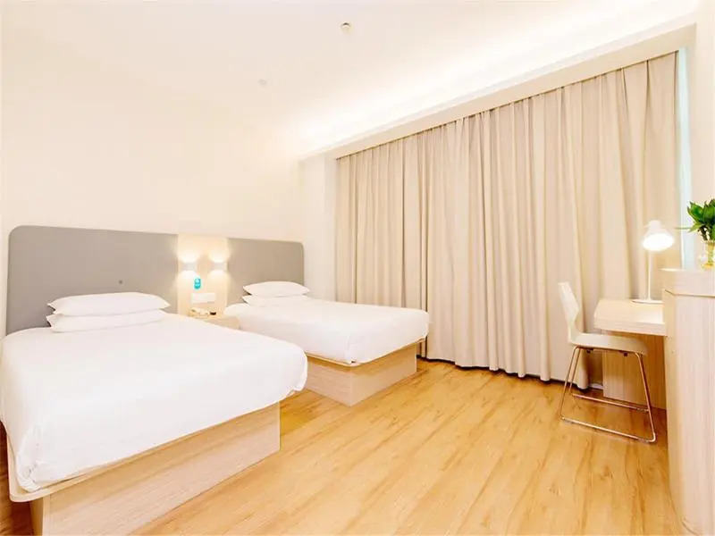 Hanting Hotel Chengdu Chunxi Road Metro Station
