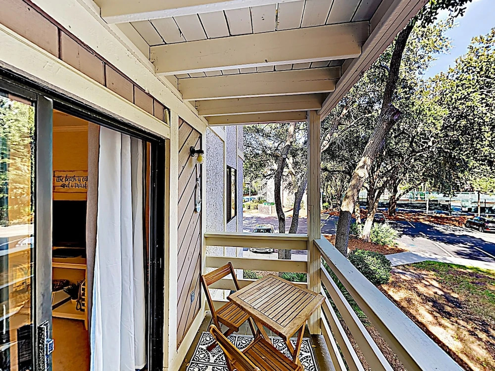 New Listing! All-suite Getaway W/ Pools & Tennis 2 Bedroom Condo