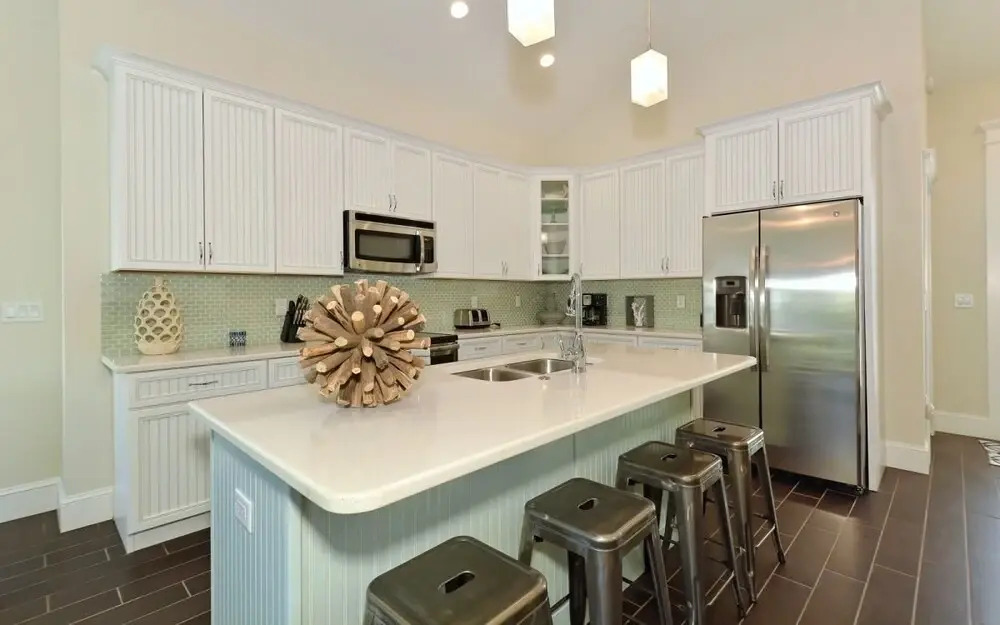 On Turtle Time - Beautifully Updated wHeated Pool Covered Porches Beach Gear Walk to Beach