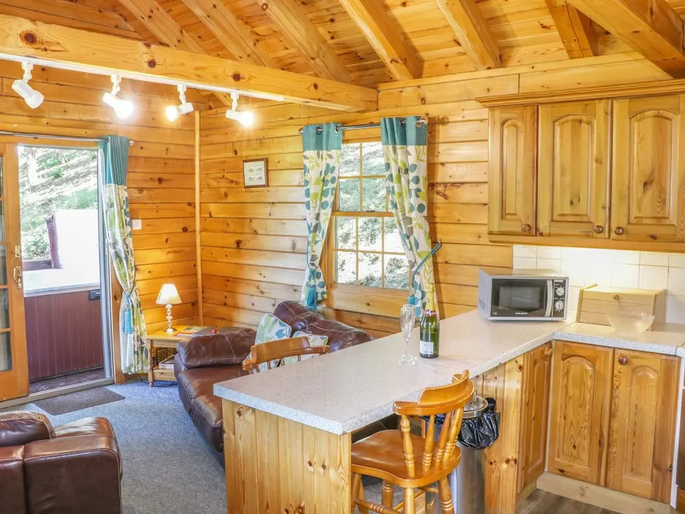 Hollies Lodge
