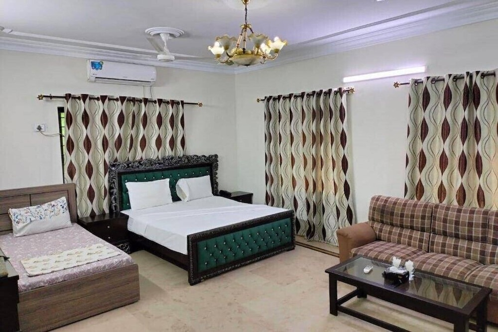 Couple family Lodge Guest House Karachi
