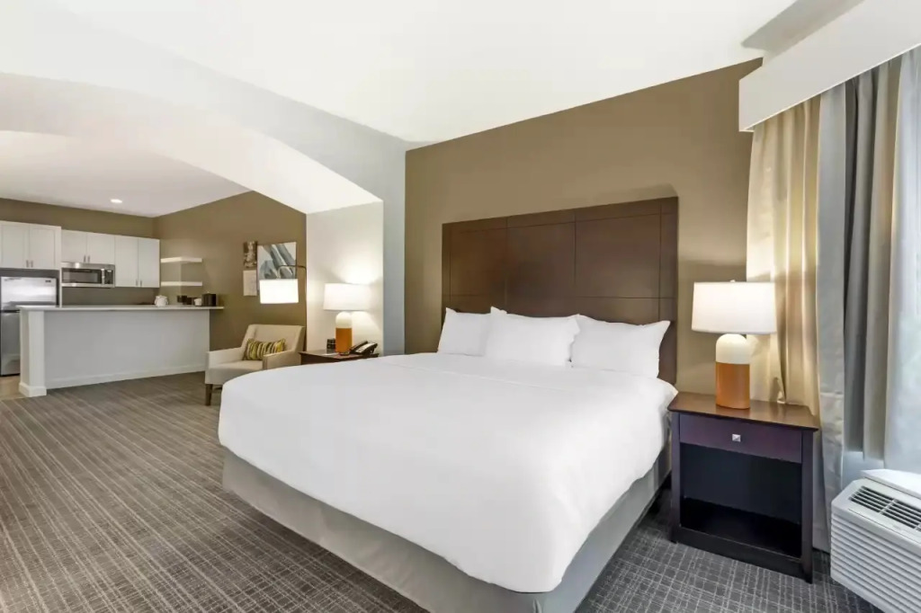Comfort Inn & Suites Verona at Turning Stone Resort Casino