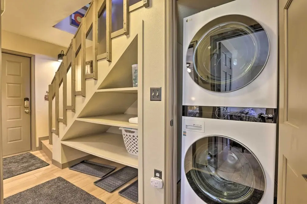 Townhome w/ Club Access on Shuttle Stop