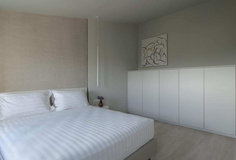 Olive Grove Suites - Villas with private pool and garden
