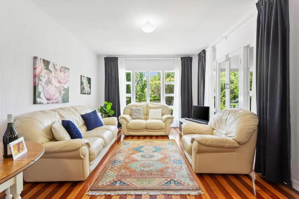 Artists Cottage - Cosy Home in Quiet Leafy Street