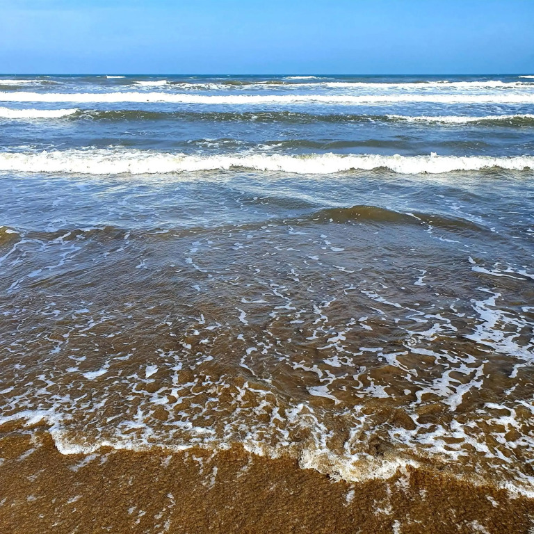 MARESIAS301, AP ACOLHEDOR, COM EXCELENTE LOCALIZAÇÃO na PRAIA DO CASSINO