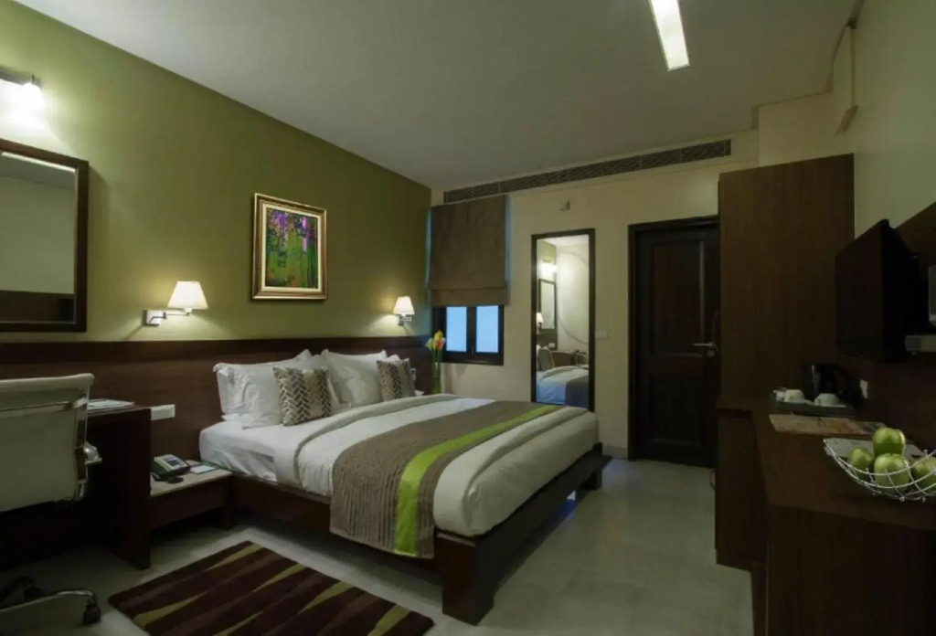 Leisure Inn Grand Chanakya