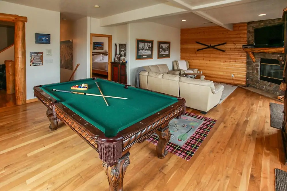 Castle Glen Chalet-1845 by Big Bear Vacations