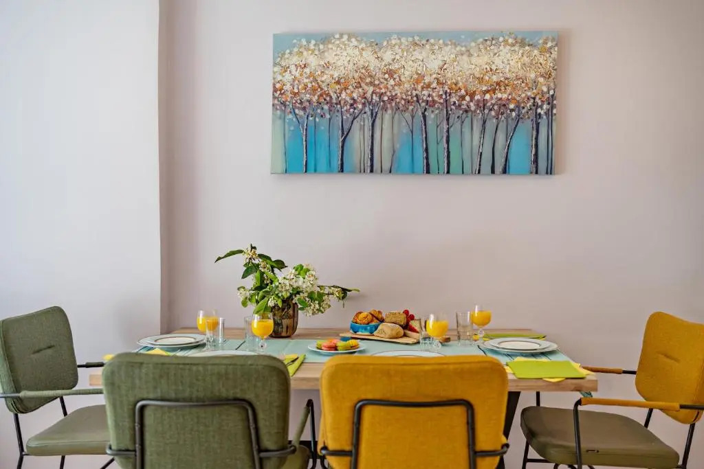 Arie's 1 Bedroom Apartment